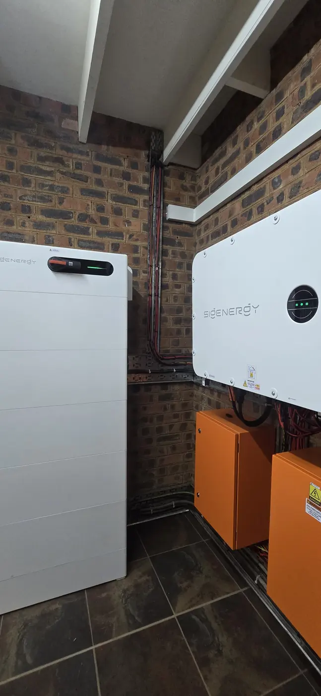 Sigenergy inverter above battery stacks